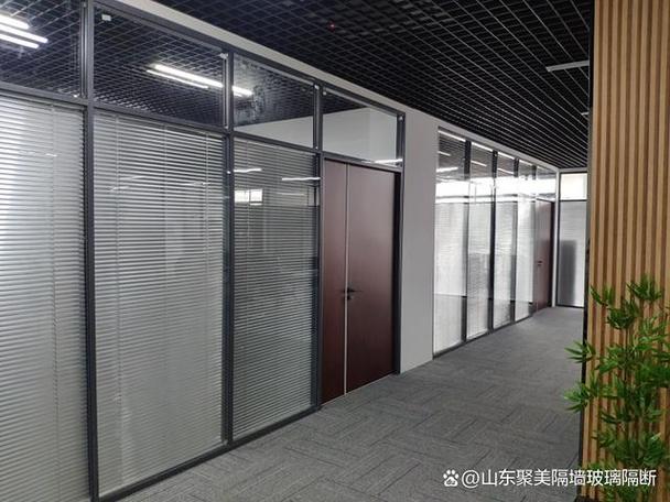 雙玻百葉隔斷 打造舒適辦公空間的首選玻璃隔斷產(chǎn)品
